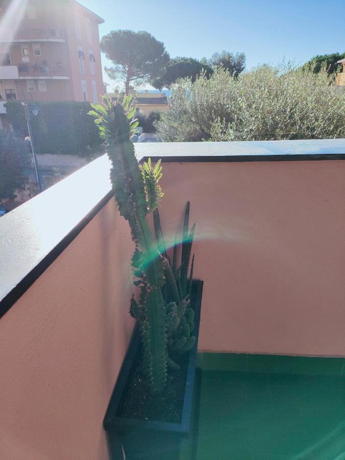 Appartamento In Zona Esclusiva A 50 Mt Dal Mare Arenzano Luaran gambar